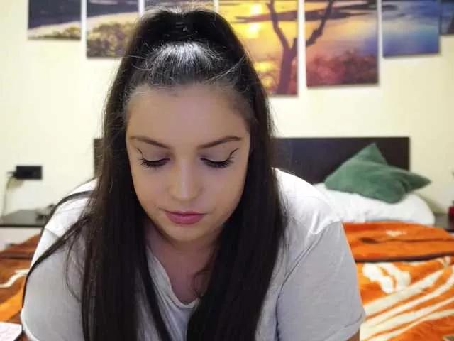 adellineee on BongaCams 