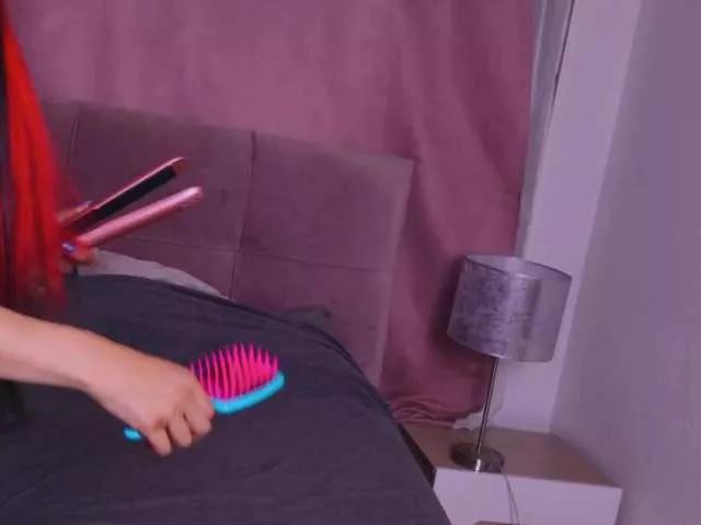 AlinaxCute on BongaCams 