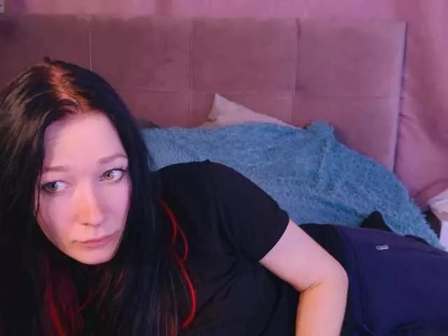 AlinaxCute on BongaCams 