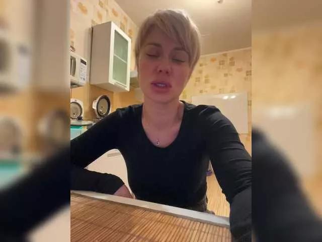 AlisaBlackFox on BongaCams 