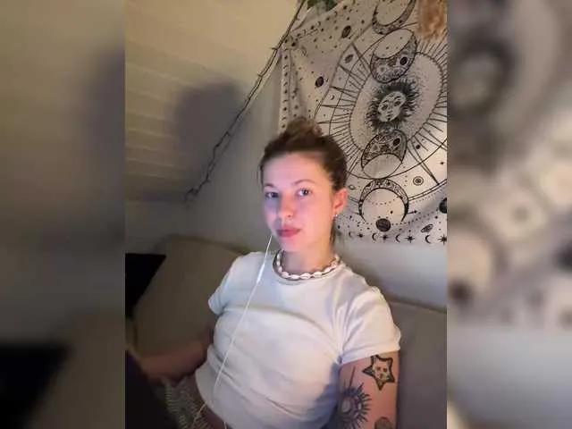 Slutty Alsyy wants you to fuck her body now Alsyy from BongaCams