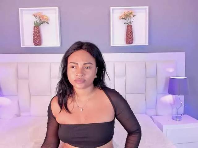 Aluna-Sweet on BongaCams 