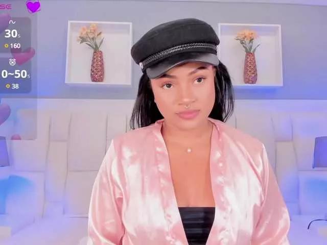 Aluna-Sweet on BongaCams 
