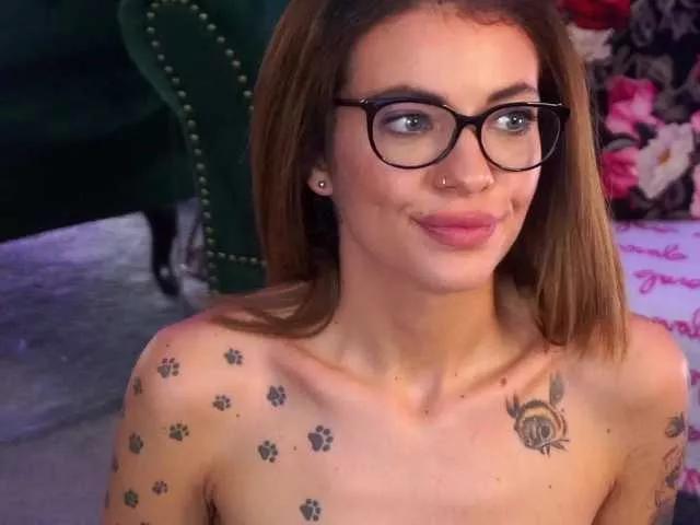 Amanda-Paw on BongaCams 