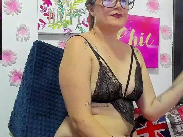 Amberr35 on BongaCams 