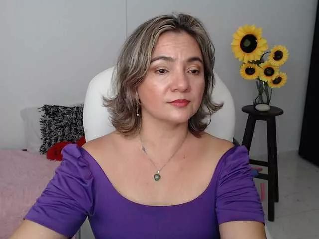 ana-milf on BongaCams 