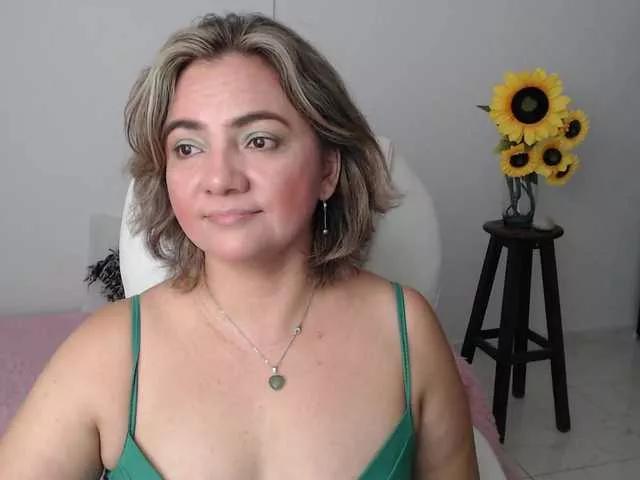 ana-milf on BongaCams 
