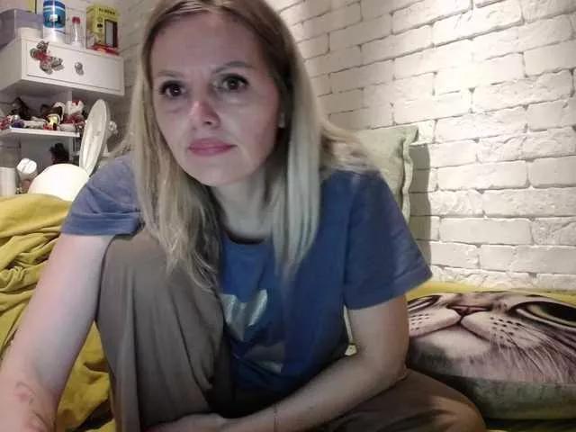 AngelAlone on BongaCams 
