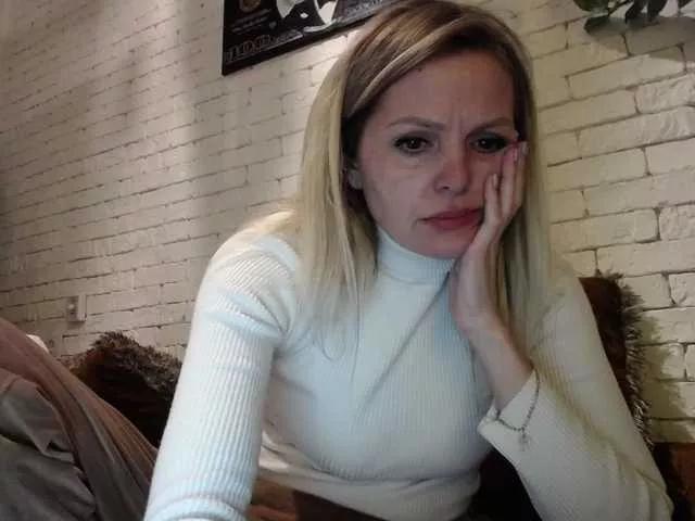 AngelAlone on BongaCams 