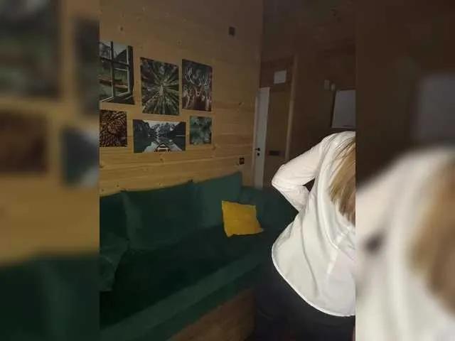 Offline ann-den on BongaCams