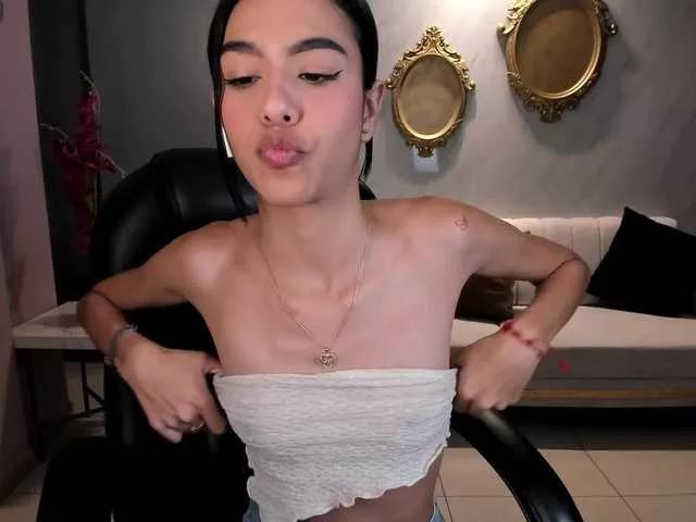 AprilStone1 on BongaCams 