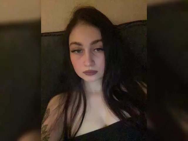 BabyMilia717 on BongaCams