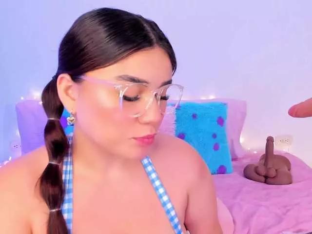Belacurvyx on BongaCams 