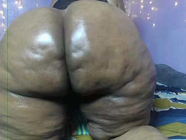 Big-Ass-Wilma on BongaCams 