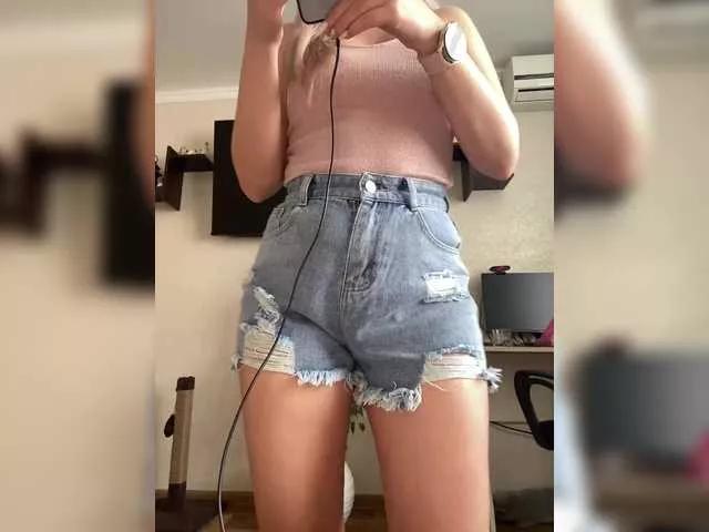BitingKITTY on BongaCams 