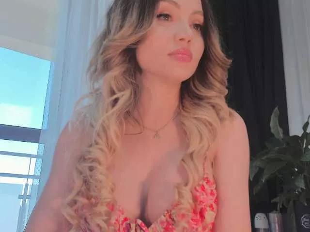 blondebab3 on BongaCams 