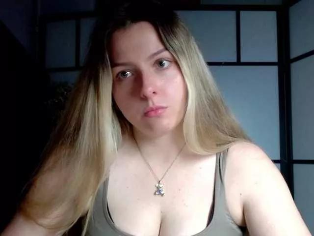 BritneyBlond on BongaCams 