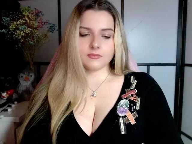 BritneyBlond on BongaCams 