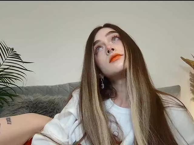 BrokenDoll666 on BongaCams 