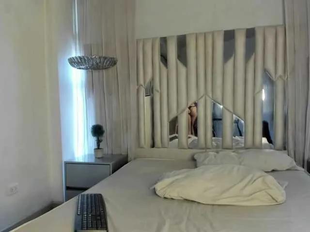 Discover 18 years old CandySayss from BongaCams CandySayss from BongaCams