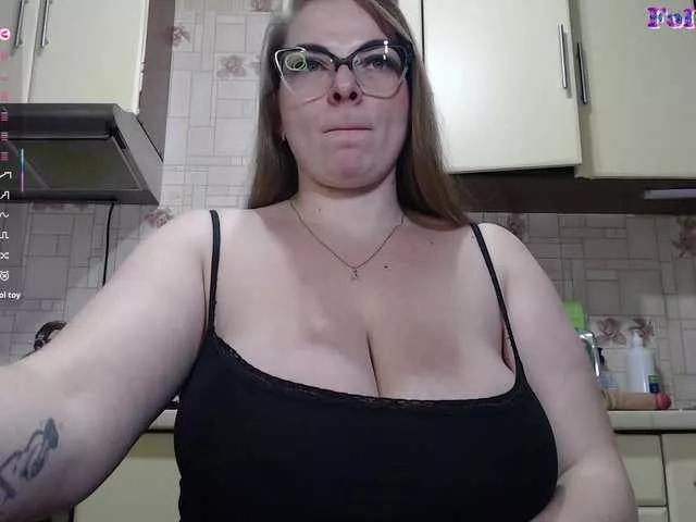 CarolinaDiamond33 on BongaCams 