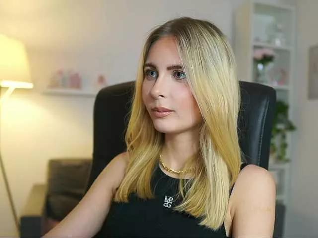 catecrago on BongaCams 