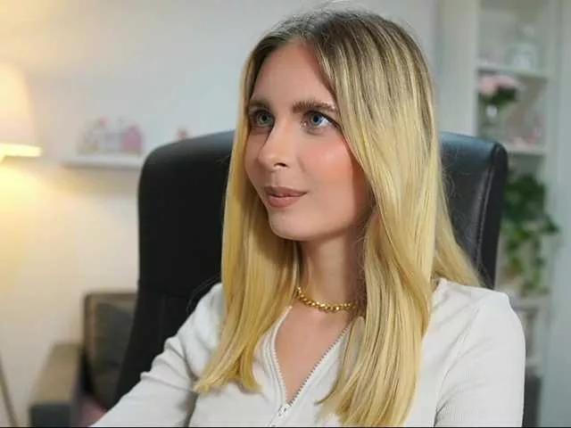 catecrago on BongaCams 