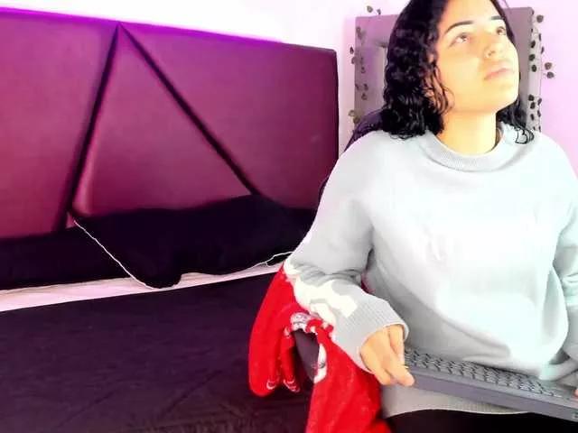 CharllotteEvanss on BongaCams 