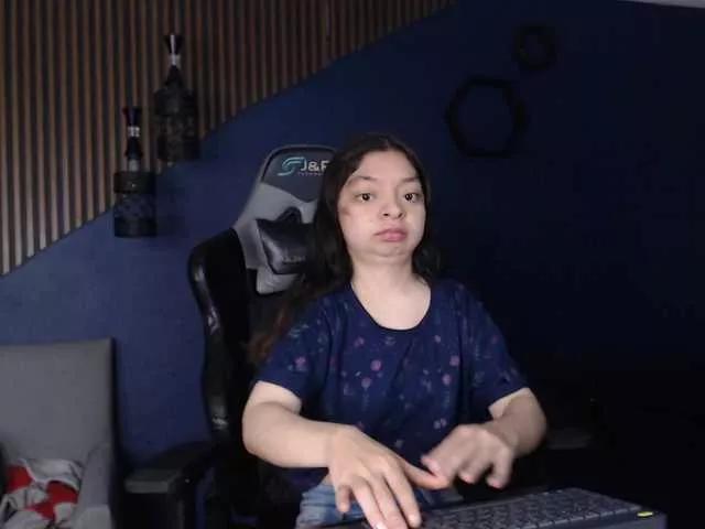 Offline CharlotteMuller on BongaCams