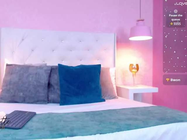 Offline CharlotteMuller on BongaCams