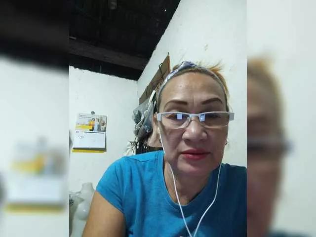 cherrywhite03 on BongaCams 
