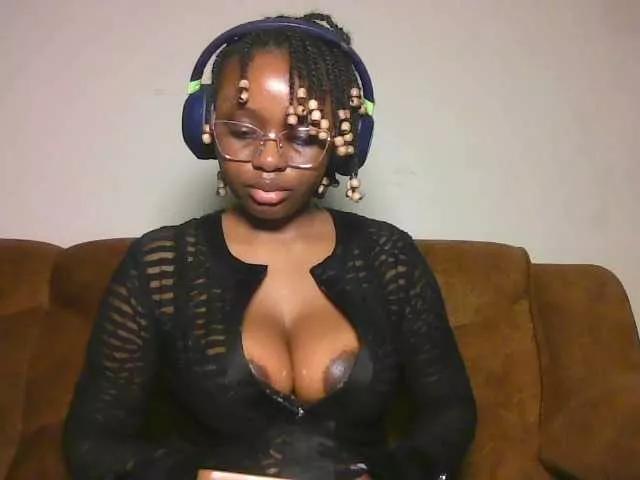 ChocoCaramel on BongaCams 