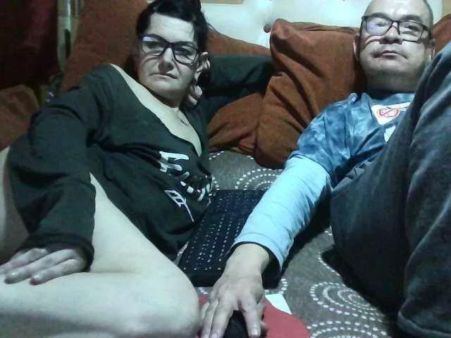 coupleofcoolx on BongaCams 