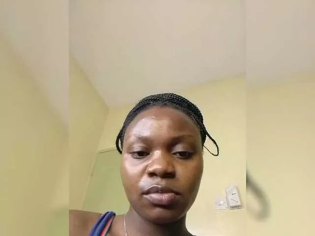 Freechat Crazymaya on BongaCams