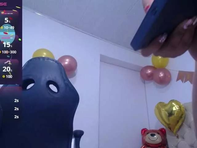 cristal-horny19 on BongaCams 