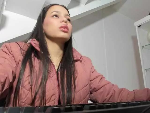 Crystal-co on BongaCams 