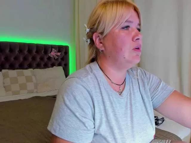 CurlyDream on BongaCams 