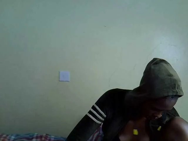 Curvy-goddessa from BongaCams