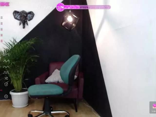 Offline Cyrano-Roxana on BongaCams