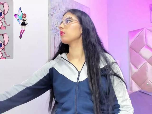 DanniaKross on BongaCams 