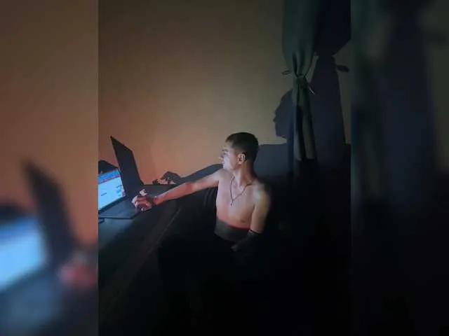 Offline dawntis222 on BongaCams