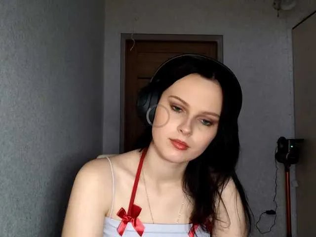 DelfinaStrauss — goal: High heel dance  25  0