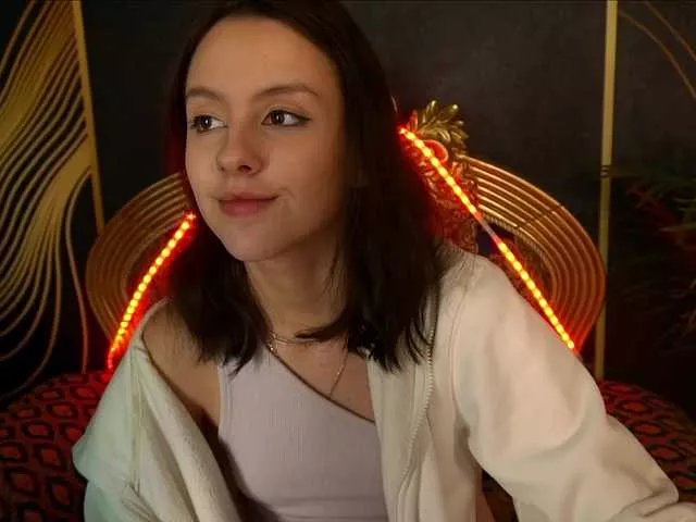 Freechat DiamoLips on BongaCams