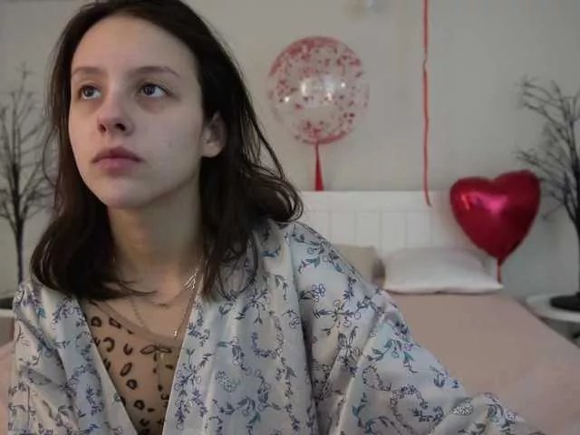 Freechat DiamoLips on BongaCams