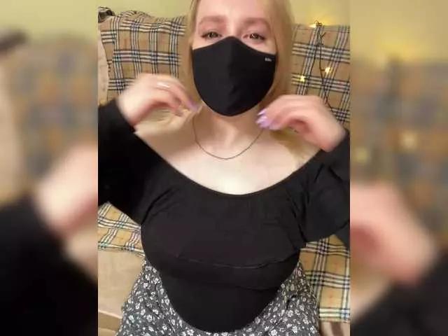 Freechat Donut-red on BongaCams