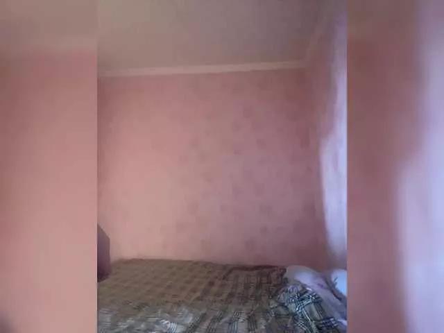 Donut-red on BongaCams 