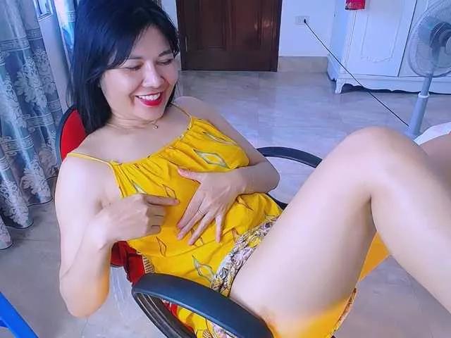 drinkmyjuic on BongaCams 