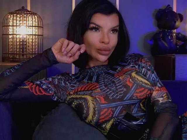 EleniaDevons on BongaCams 