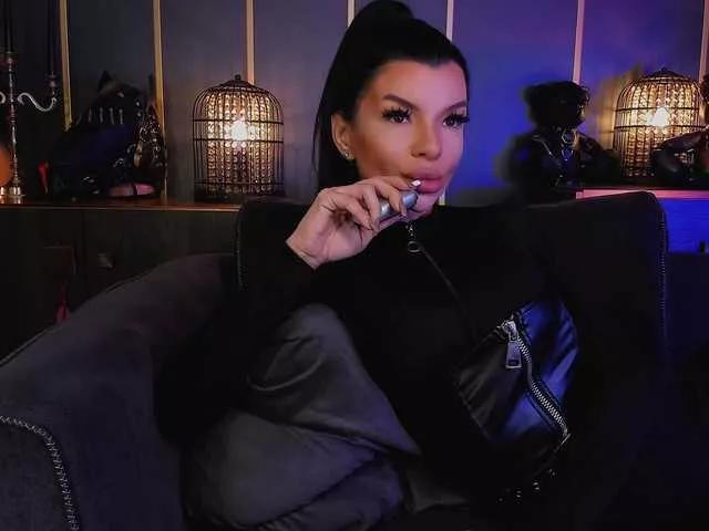 EleniaDevons on BongaCams 