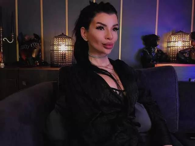 EleniaDevons on BongaCams 
